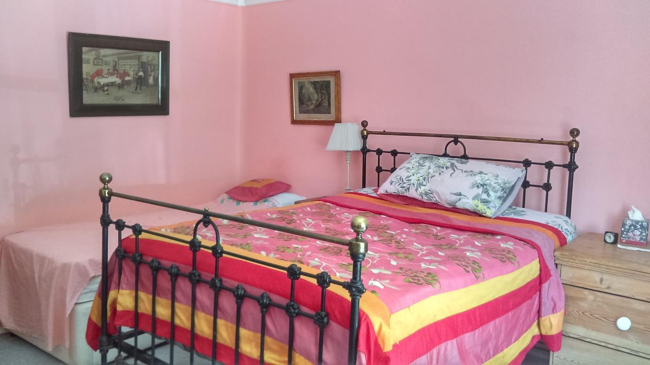 Orchard Pond Bed & Breakfast Даксфорд Экстерьер фото